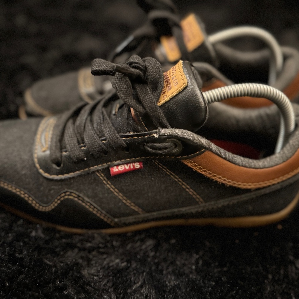 Levi's Men's Black and Brown Sneakers